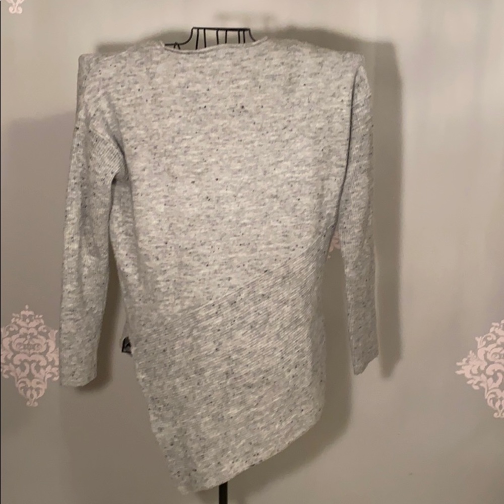 Simply Vera Sweater - Picture 6 of 9